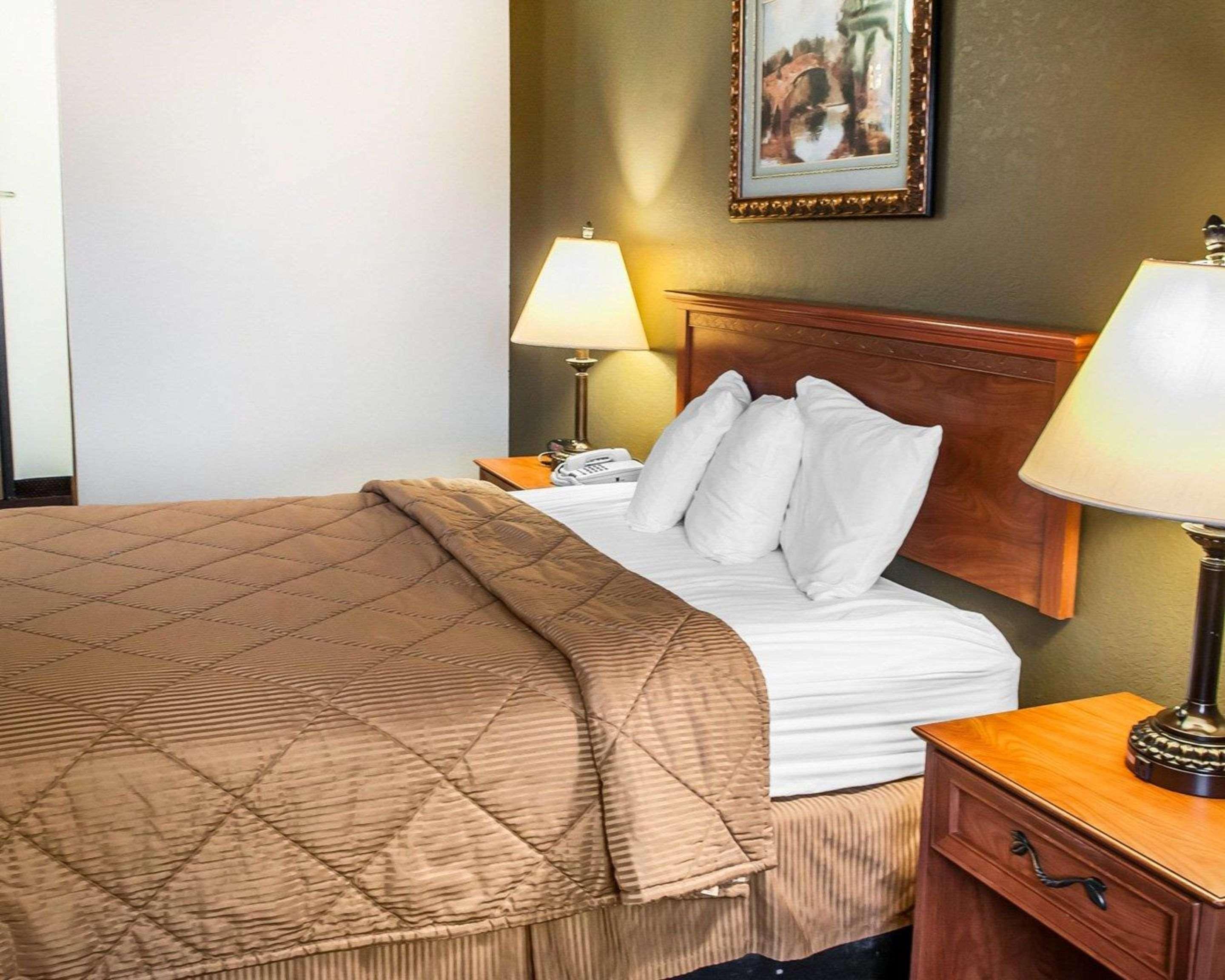 Rodeway Inn Española Extérieur photo