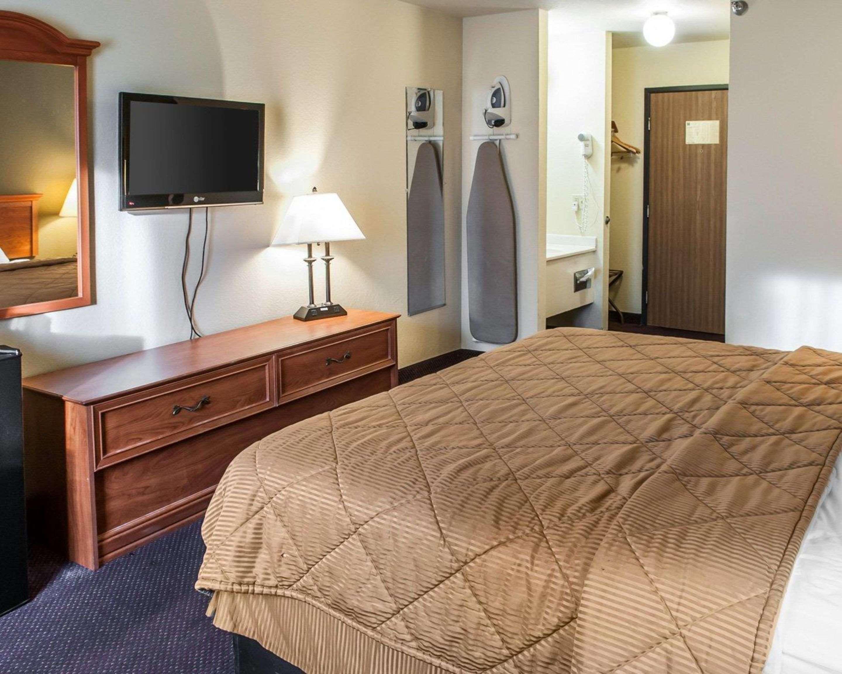 Rodeway Inn Española Extérieur photo