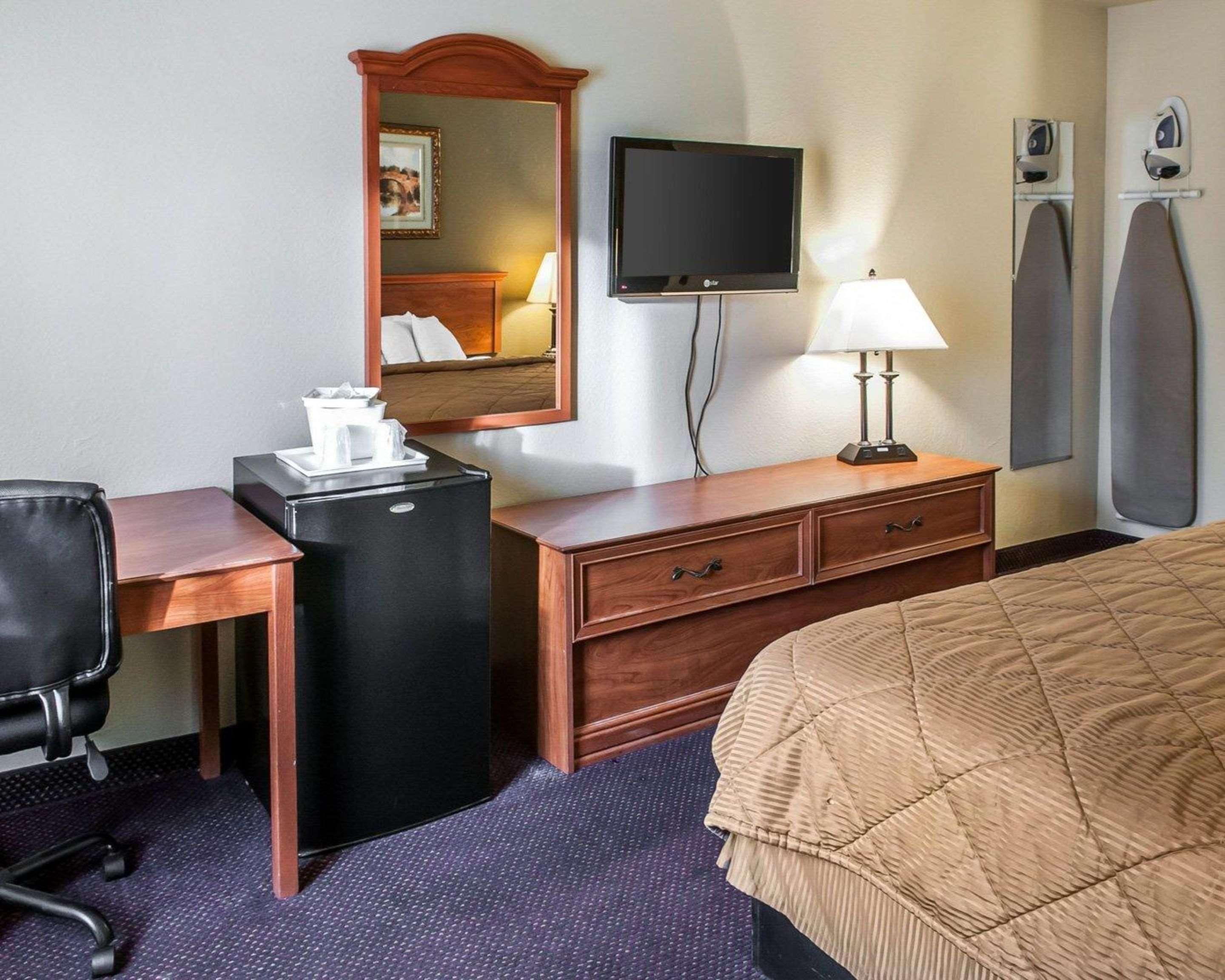 Rodeway Inn Española Extérieur photo